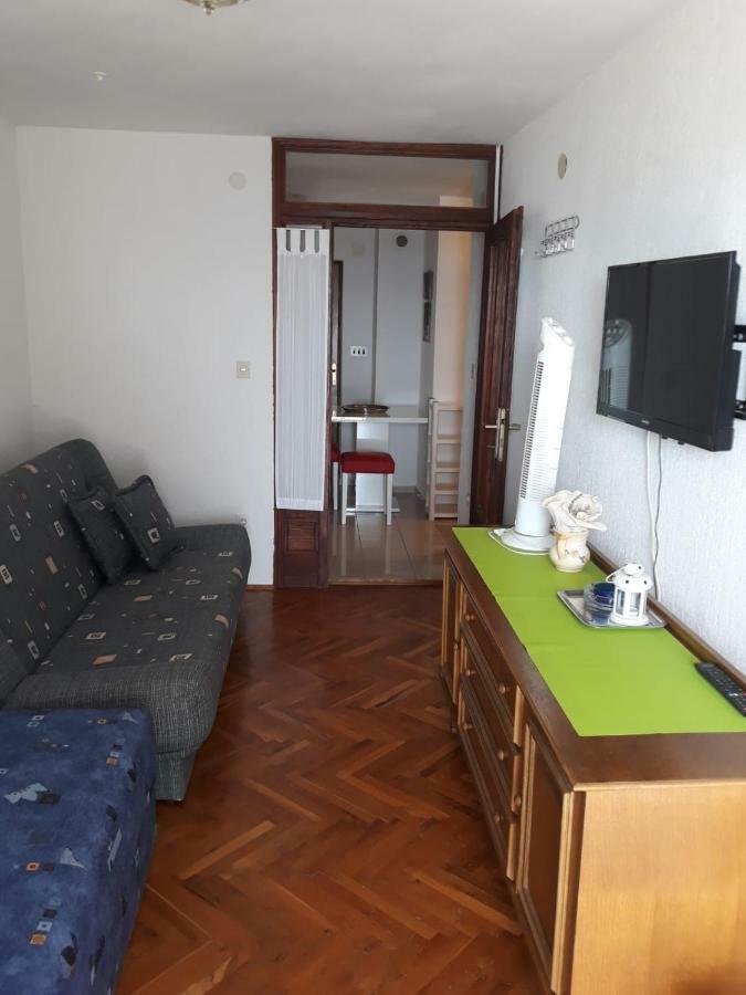 Apartman Grospic 2 Cesarica Eksteriør billede