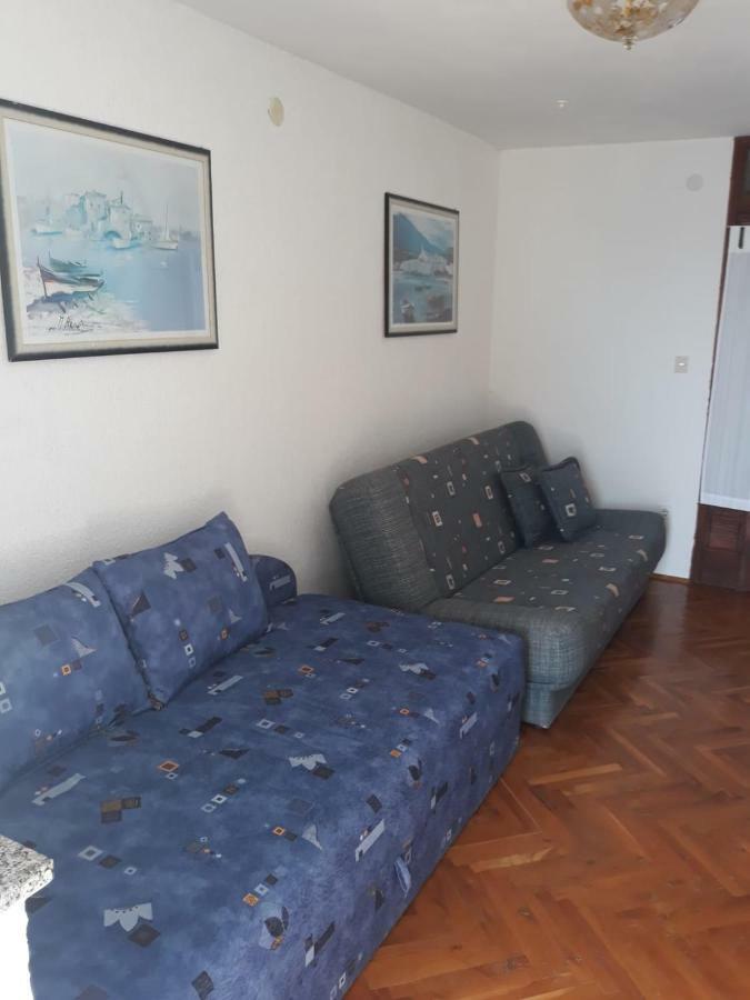 Apartman Grospic 2 Cesarica Eksteriør billede